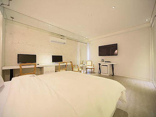 Sinchon Hotel Gaeul Séoul Extérieur photo